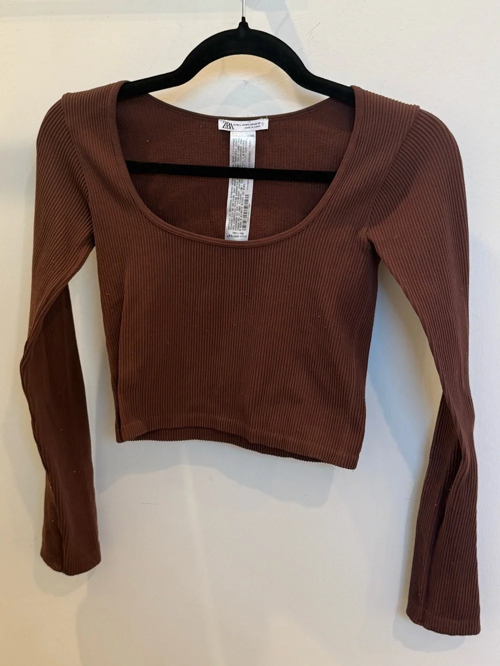 Zara Ribbed Scoop-Neck Long Sleeve Crop Top - Brown